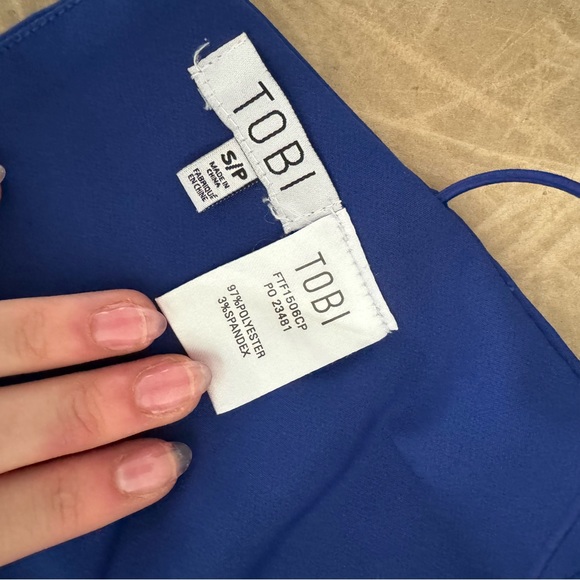 Backless Crop Top - Picture 2 of 3